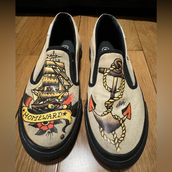 Converse slip ons. - Picture 2 of 4